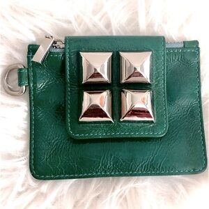 Green Leather Wallet with‎ Silver Accents